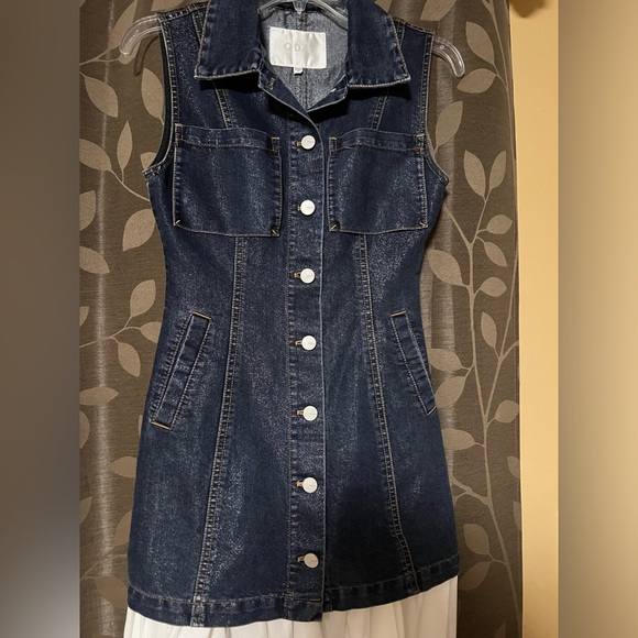 Denim - Picture 3 of 5